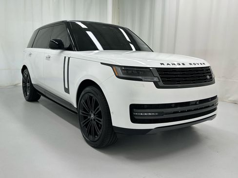 Used 2025 Land Rover Range Rover Long Wheelbase SE AWD/4WD image 1