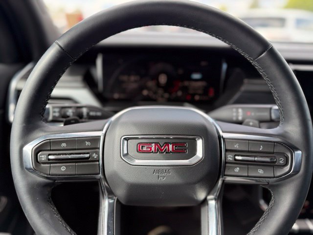 Used 2025 GMC Acadia Elevation FWD image 10
