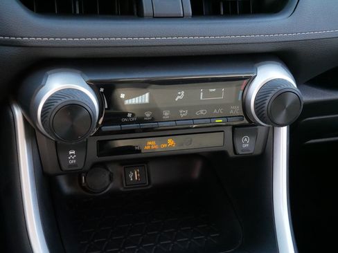 Certified 2025 Toyota RAV4 LE AWD/4WD image 23