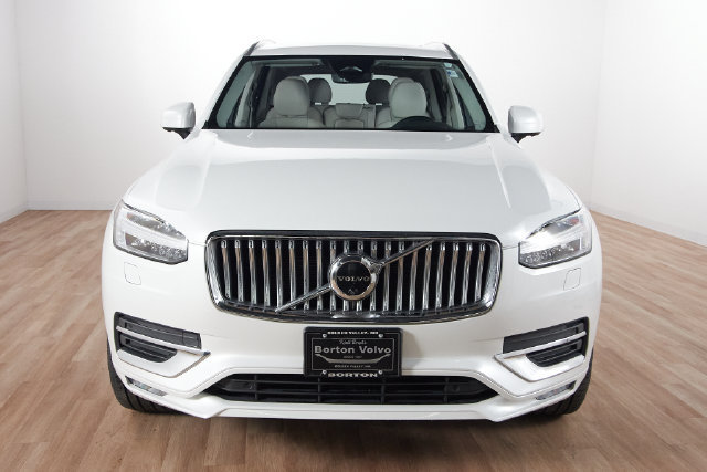 Used 2023 Volvo XC90 B6 Plus w/ Protection Package Premier AWD/4WD image 2