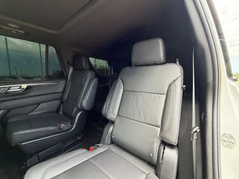 Used 2025 Chevrolet Tahoe Z71 w/ Z71 Off-Road Package AWD/4WD image 19