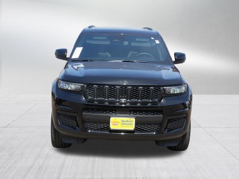Used 2024 Jeep Grand Cherokee L Altitude AWD/4WD image 2