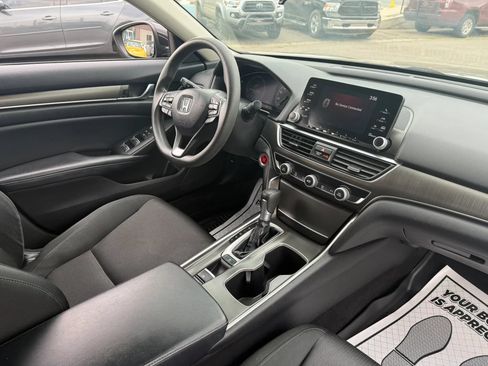 Used 2018 Honda Accord LX image 16