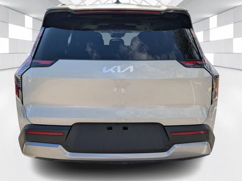 Used 2026 Kia EV9 Wind image 6