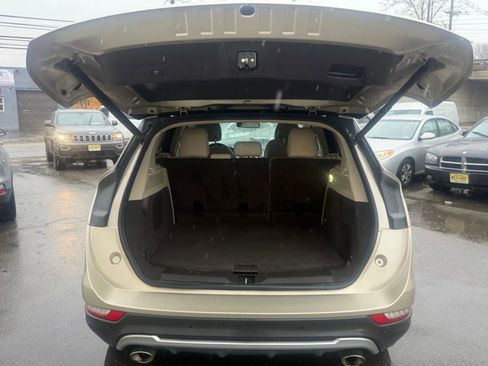 Used 2017 Lincoln MKC Premiere image 29