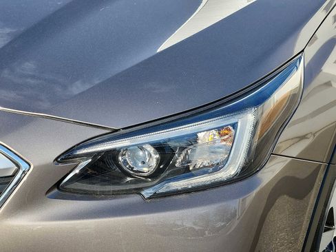 Used 2022 Subaru Outback Premium image 9