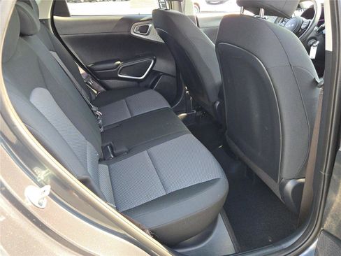 Used 2025 Kia Soul LX w/ LX Technology Package FWD image 11