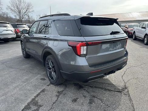 Certified 2025 Ford Explorer ST-Line w/ ST-Line Street Pack image 4