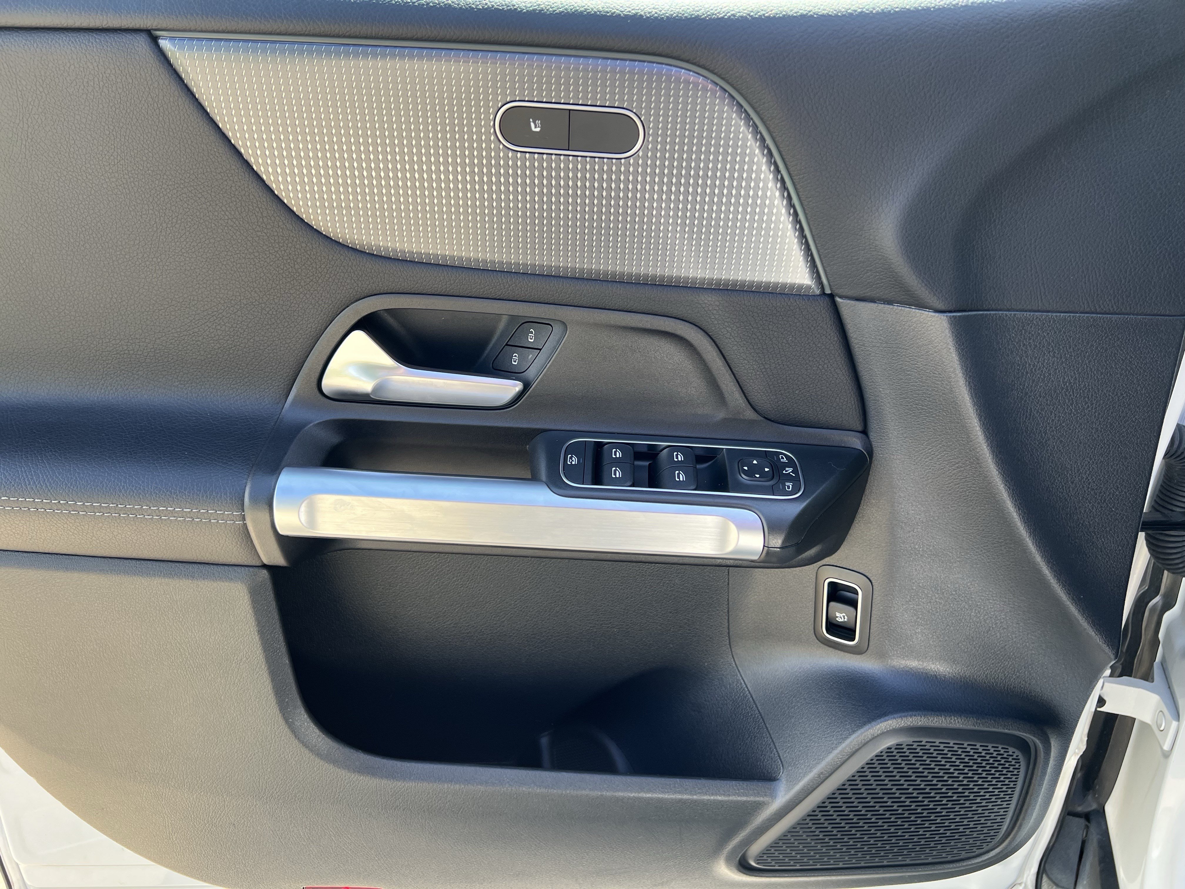 Certified 2022 Mercedes-Benz GLB 250 4MATIC image 14