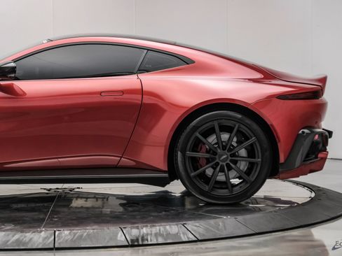 Used 2019 Aston Martin V8 Vantage Coupe RWD image 11