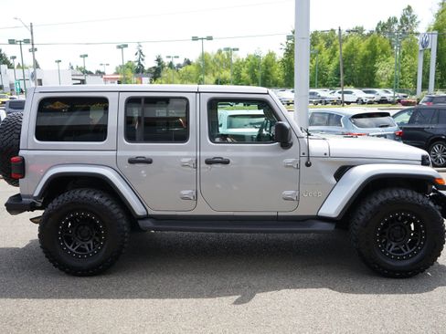 Used 2020 Jeep Wrangler Unlimited Sahara AWD/4WD image 6