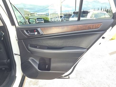 Used 2017 Subaru Outback 3.6R Limited image 21