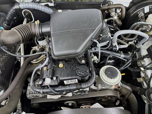 Used 2022 Toyota Tacoma SR image 49