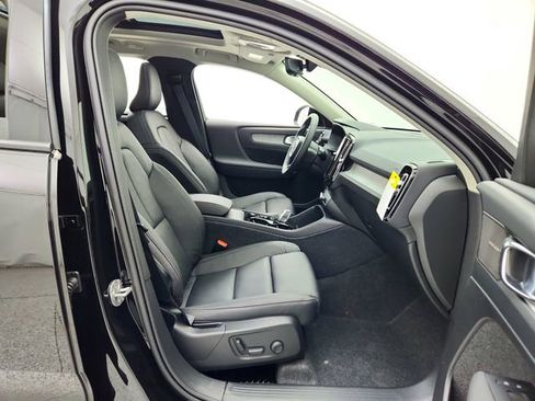 New 2026 Volvo XC40 B5 Ultra w/ Climate Package image 14