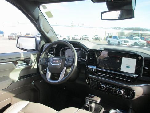 Used 2024 GMC Sierra 1500 SLT w/ SLT Premium Plus Package image 26
