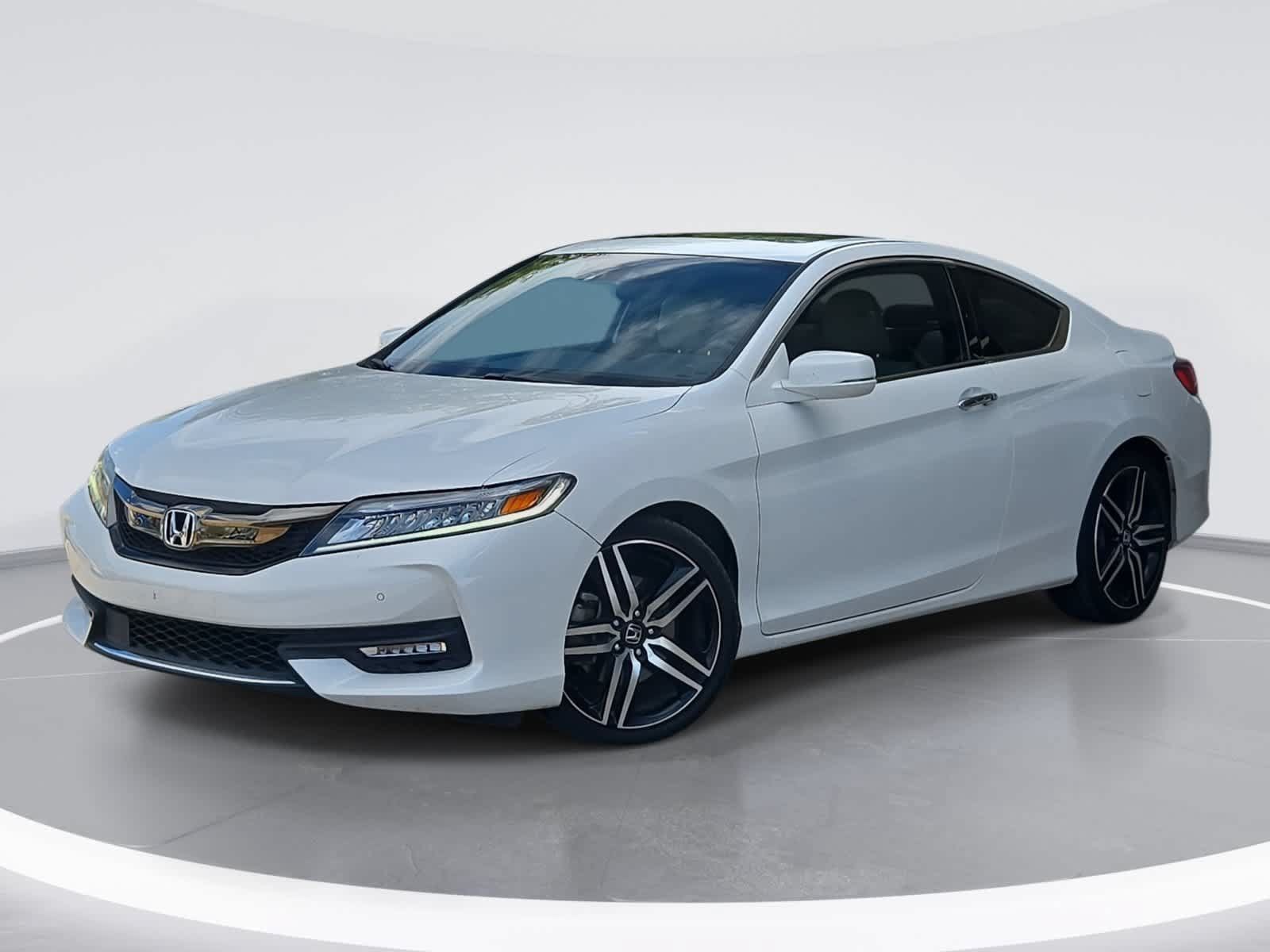 Used 2016 Honda Accord Touring image 1