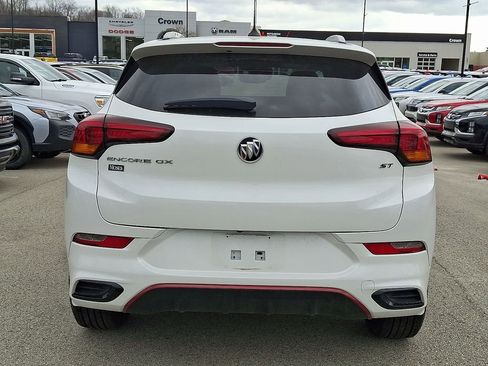 Used 2021 Buick Encore GX Essence w/ Sport Touring Package FWD image 5