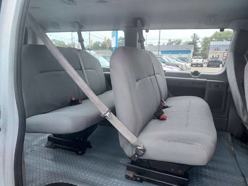 Used 2014 Ford E-150 and Econoline 150 Wagon image 8