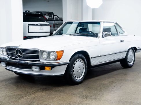 Used 1988 Mercedes-Benz 560 SL image 3