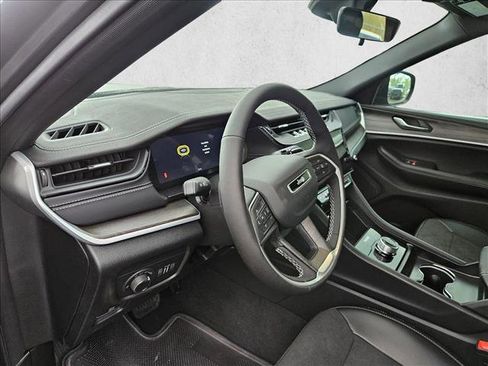 New 2026 Jeep Grand Cherokee Altitude image 3