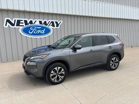 Used 2022 Nissan Rogue SV AWD/4WD image 1