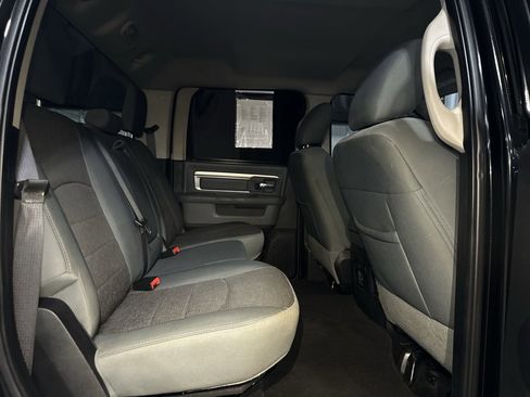 Used 2016 RAM 2500 SLT w/ Luxury Group AWD/4WD image 31