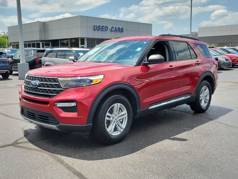 Certified 2023 Ford Explorer XLT w/ Equipment Group 202A AWD/4WD image 8