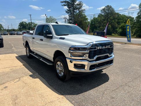 Used 2026 RAM 2500 Big Horn AWD/4WD image 4