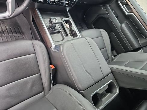 Used 2023 GMC Sierra 1500 SLT w/ SLT Premium Package AWD/4WD image 24