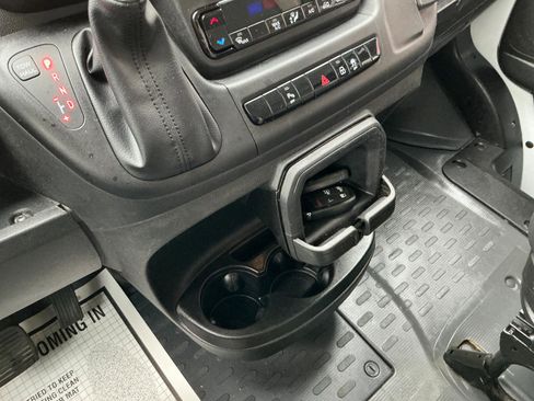 Used 2023 RAM ProMaster 2500 w/ Convenience Group FWD image 14