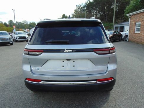 Used 2023 Jeep Grand Cherokee image 6