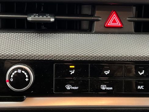 Used 2024 Kia Sportage LX image 49