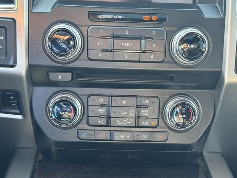 Used 2017 Ford F350 Platinum w/ Platinum Ultimate Package image 21