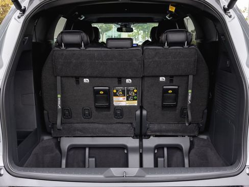 New 2026 Toyota Sienna XSE AWD/4WD image 8