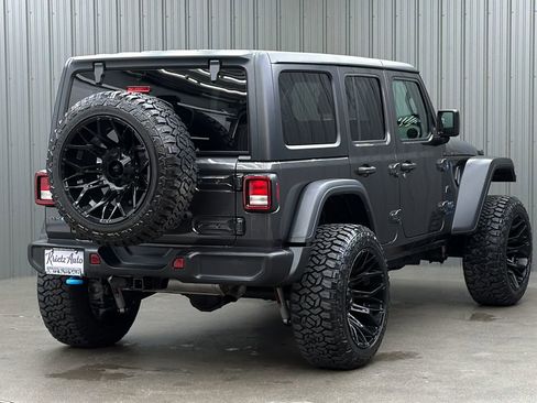 Used 2024 Jeep Wrangler Unlimited image 5