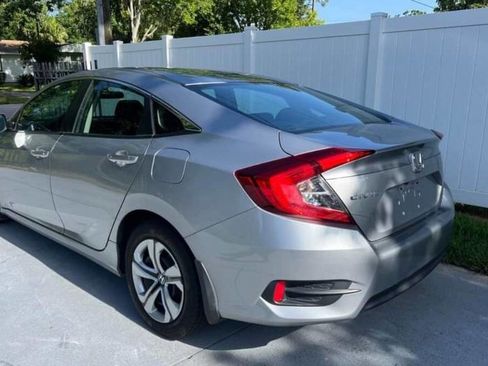 Used 2018 Honda Civic LX image 9