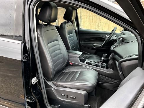 Used 2017 Ford Escape SE w/ SE Leather Comfort Package image 9