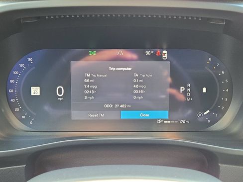 Used 2025 Volvo XC40 B5 Plus AWD/4WD image 20