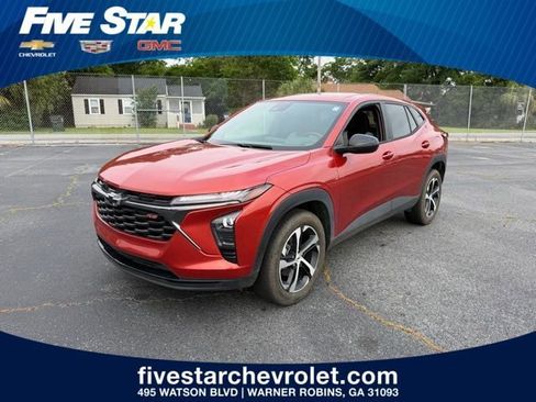 Used 2024 Chevrolet Trax RS w/ Driver Confidence Package FWD image 1