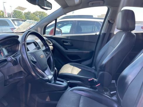 Used 2022 Chevrolet Trax LT w/ Driver Confidence Package AWD/4WD image 5