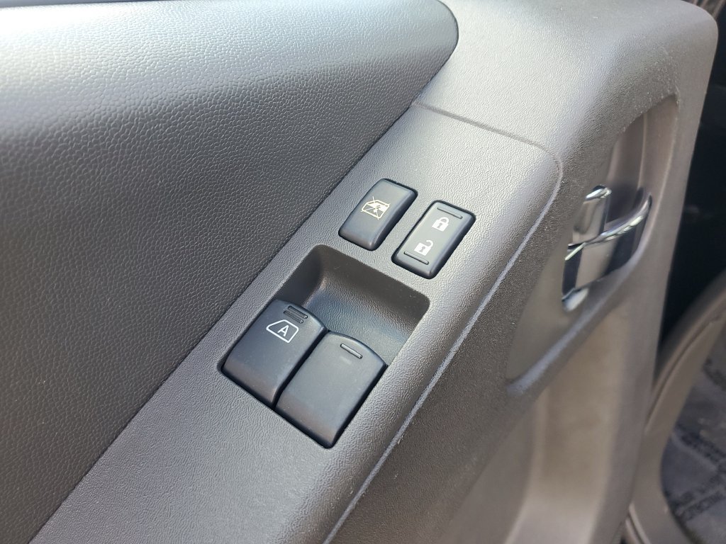 Used 2016 Nissan Frontier SV AWD/4WD image 26