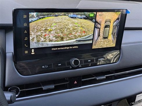 New 2025 Mitsubishi Outlander SE image 28