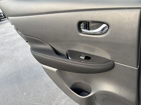 Certified 2024 Nissan Leaf SV Plus image 11