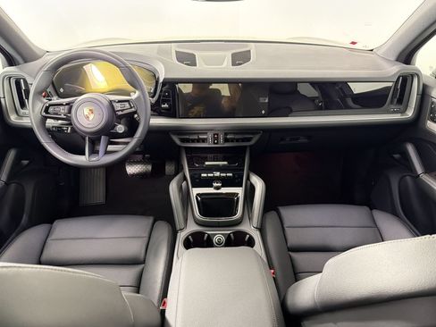 Certified 2026 Porsche Cayenne AWD/4WD image 17