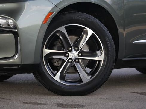 Used 2022 Buick Enclave Premium w/ LPO, Touring Package image 3