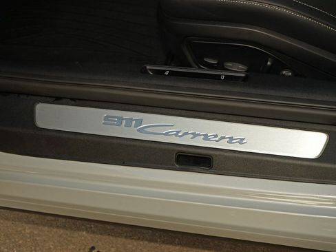 Used 2025 Porsche 911 Carrera image 34