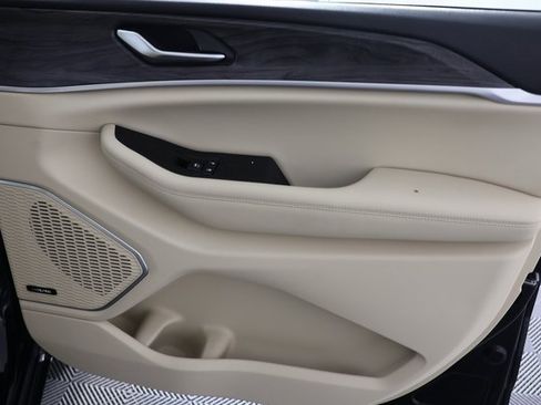 Used 2023 Jeep Grand Cherokee 4WD 4xe image 28