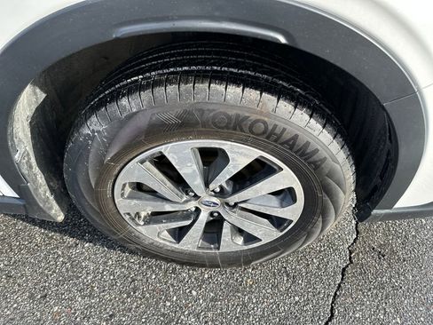 Certified 2022 Subaru Outback Premium image 9