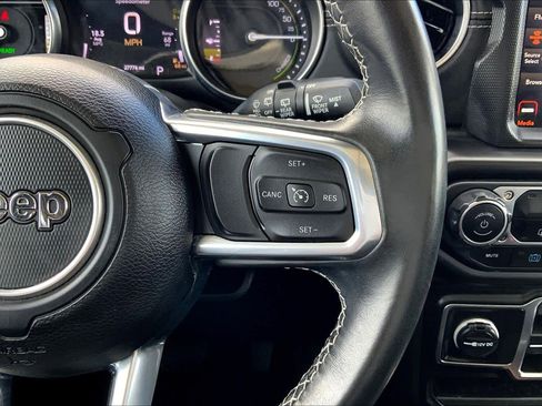 Used 2022 Jeep Wrangler Unlimited Sahara image 23