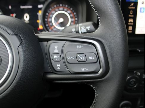 New 2025 Jeep Gladiator Sport image 14